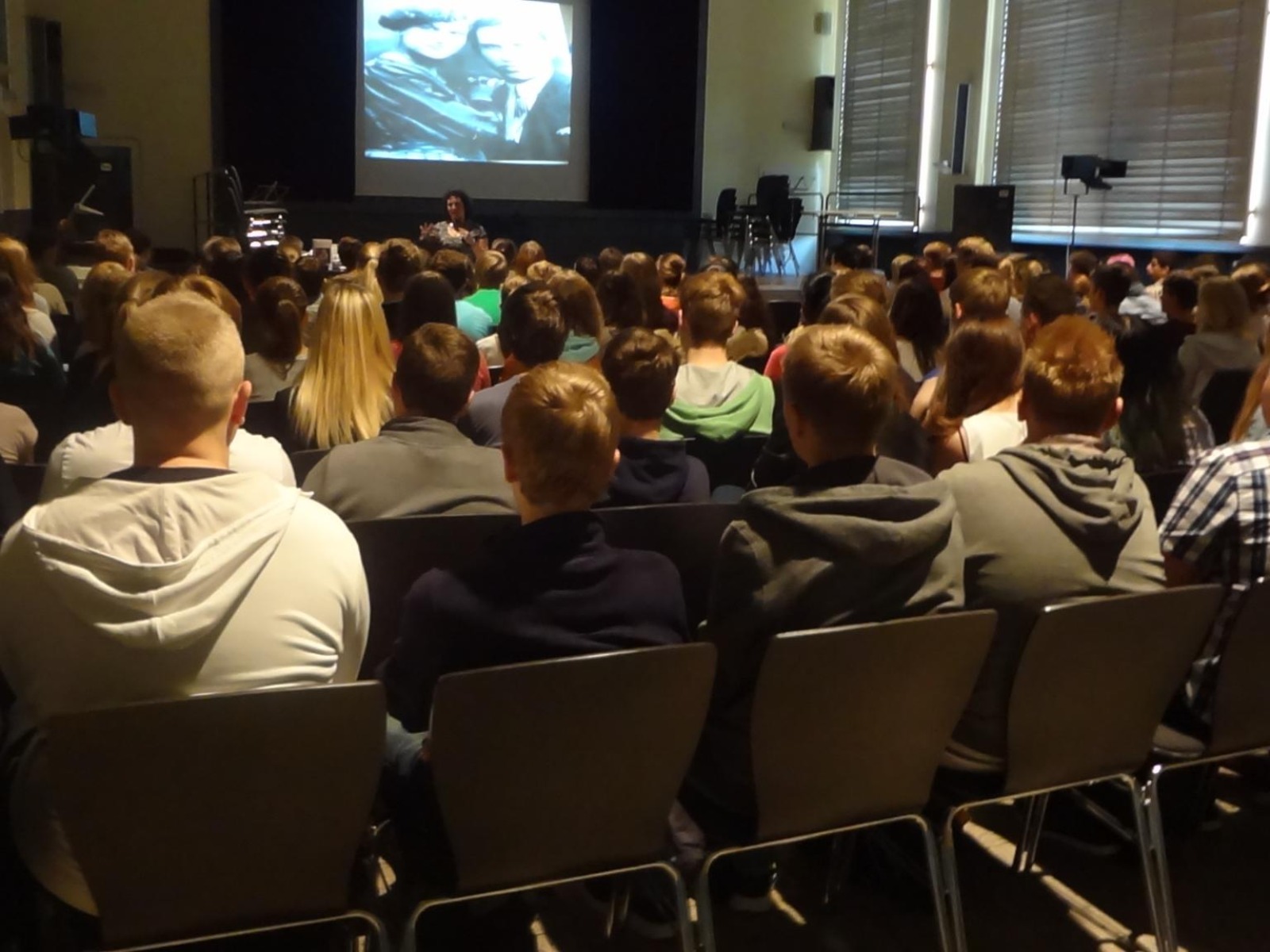 Teaching my Standupsters presentation to pre-college in Germany